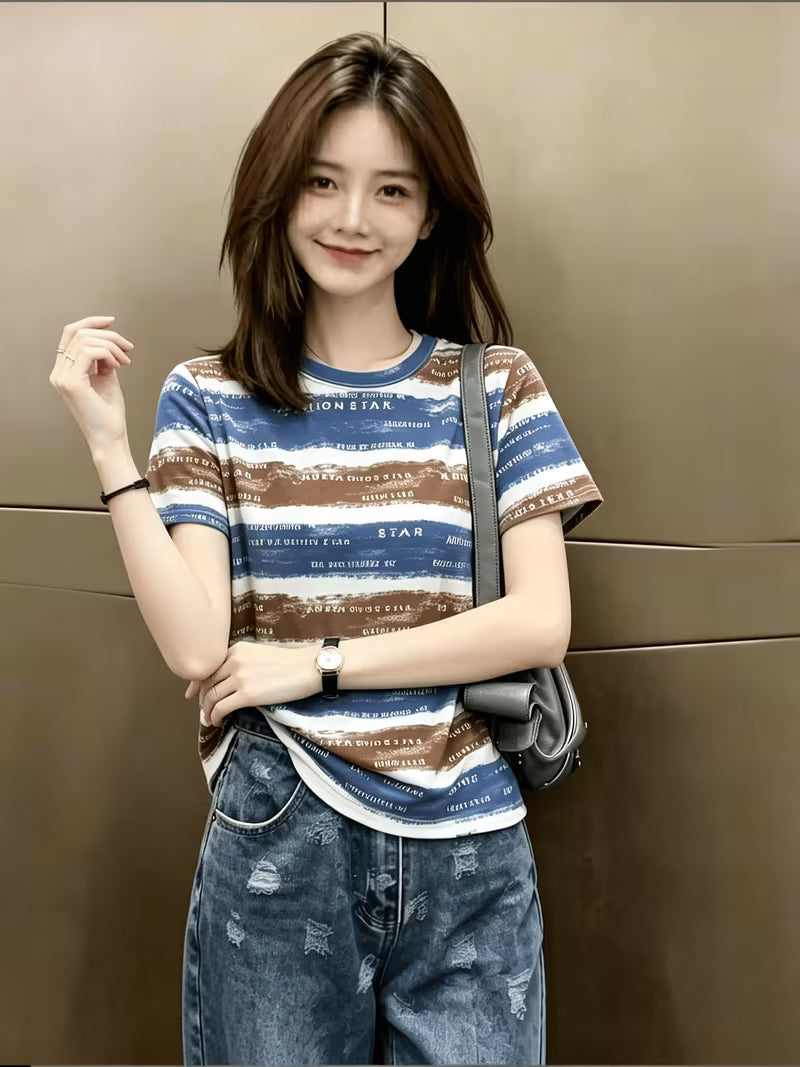 Striped Short-Sleeve T-Shirt - Loose Fit Round Neck Suitable for Casual & Dressy Outfits