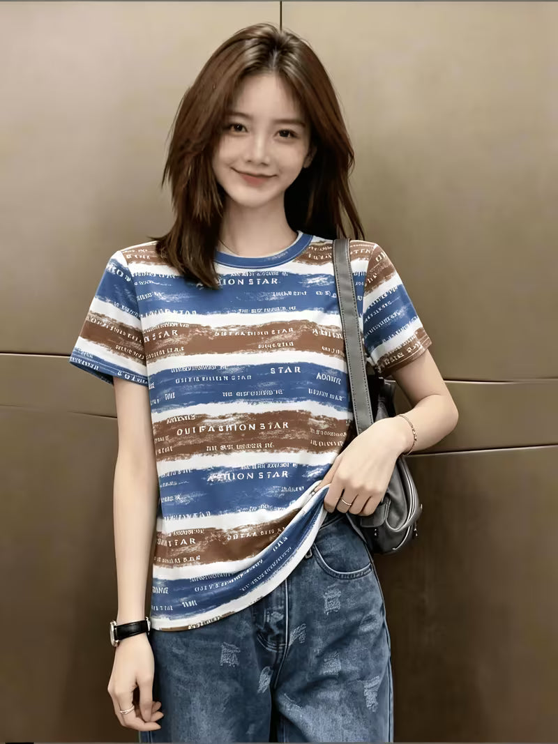Striped Short-Sleeve T-Shirt - Loose Fit Round Neck Suitable for Casual & Dressy Outfits